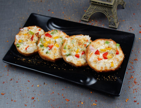 Round Cheese Stuffed Garlic Bread