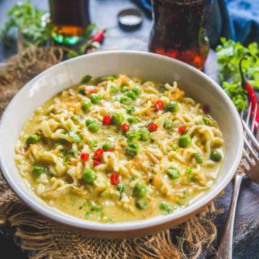 Cheesy Veg Maggi (250Gms)