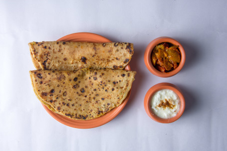 Allu Paratha [1 Paratha Cut Into 2 Pieces]