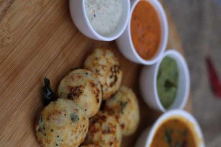 Appe With Chutney's (6Pcs)