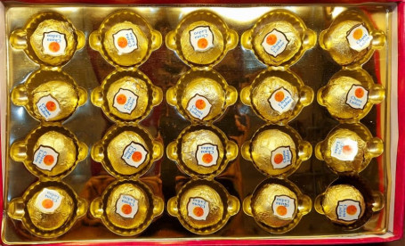 Gold Chana Laddu Box (20 Pcs)