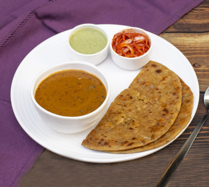 Pyaaz Paratha With Dal