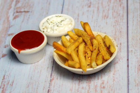 Masala Fries With Cheesy Dip