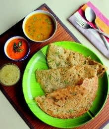 Onion And Chilli Rava Dosa