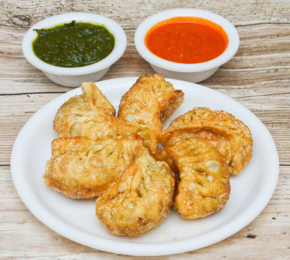 Veg Kurkure Momos (6 Pcs)