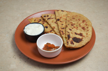 Aloo Pyaz Paratha Butter Pickle