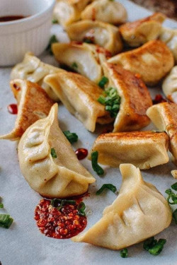 Chicken Pan Fried Dumplings Dumplings [8 Pieces]