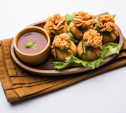 Hot Garlic Paneer Momo