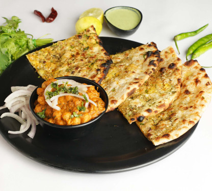 Amritsari Kulcha With Chana Combo