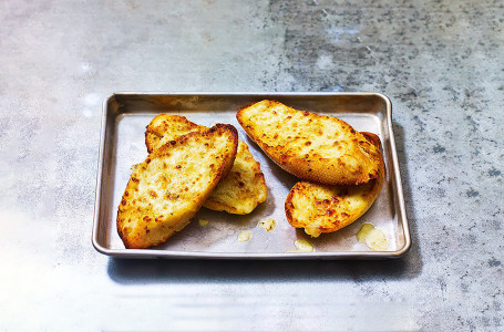 Cheesy Garlic Bread V Pieces
