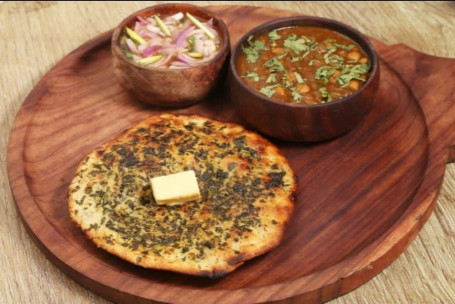 Aloo Pyaaz Kulcha Chole Salad Achaar