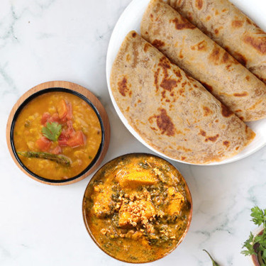 Pui Lasooni Methi, Yellow Dal Tadka, Paratha Thali