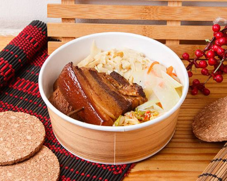 爌肉飯 Braised Soystewed Pork Rice