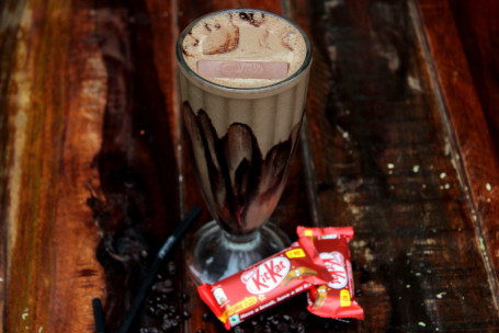 Special Kitkat Shake With Ice Cream