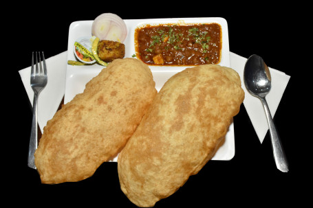 Chollay Bhatura