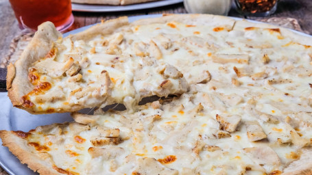 Chicken Alfredo Pizza (1)