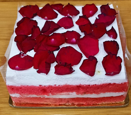 Rose Milk 800 Gm Cake