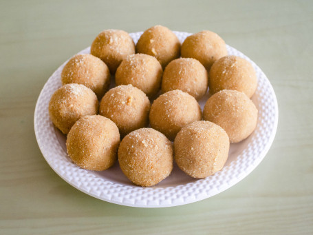 Desi Besan Laddu