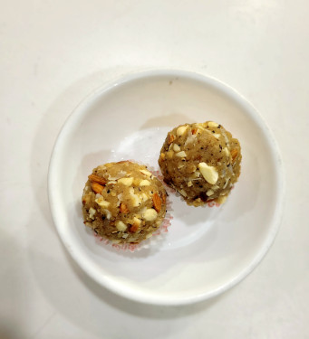 Gond Atta Laddu