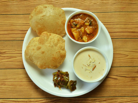 Poori With Aloo Bhaji (Poori (6 Pcs) Aloo Bhaji Tipore Kheer)