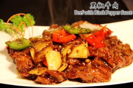 Stir Fried Beef With Capsicum And Onion In Black Pepper Sauce