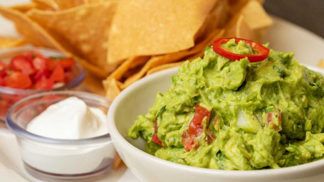 Guacamole And Chips Mild Spice