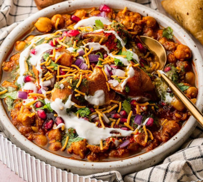 Chole Samosa Ki Chaat