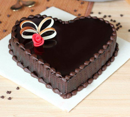 Chocolate Heart Cake [450 Grams]