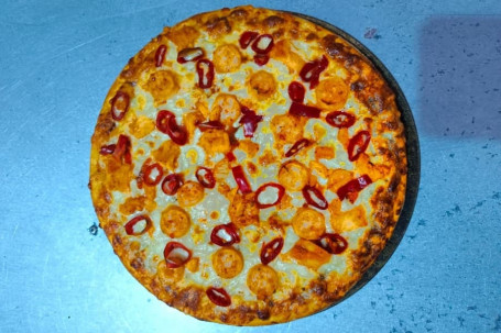 Spicy Chicken And Red Pepper Pizza