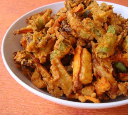 Veg Pakoda Green Chutney