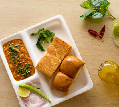 Pav Bhaji With Onion