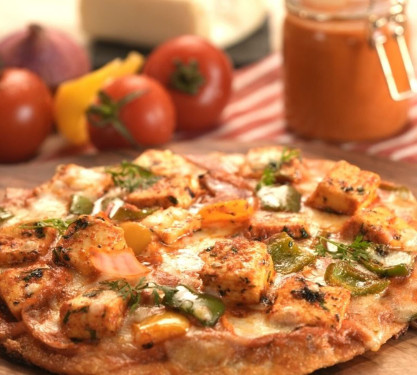 Paneer Makhani Pizza(The Club Cafe Special)