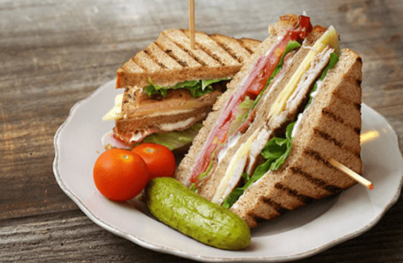 Veg Lovers Special Club Sandwich(4 Slices 3 Layers