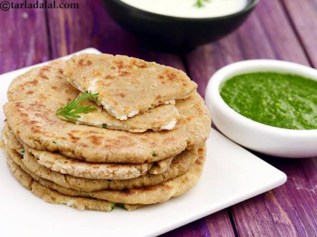 Rajgeera Aloo Paneer Paratha