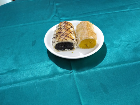 Pineapple Straddle Pastry
