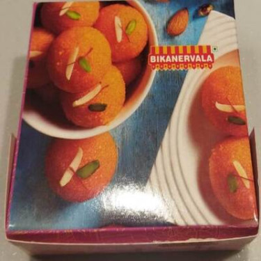 Laddu Banarasi (4 Pcs)