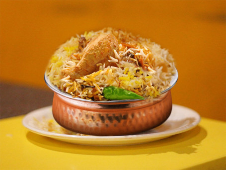Hyderabadi Chicken Dum Biryani Raita Pyaz