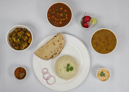 Bhojan Thali (Dal Fry, Rasedar Sabji, Sukhi Sabji, Plane Rice, 4 Tawa Roti, Salad,Achar,Boondi