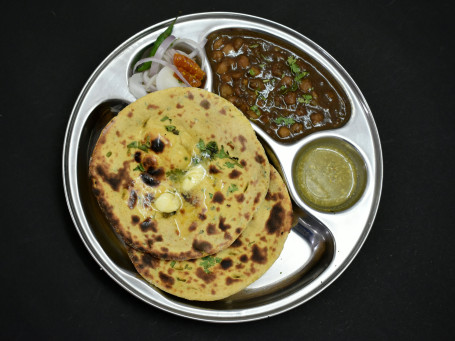 Chole With Missi Roti