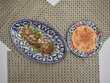 Shami Kebab Served With Roghani Tikiyan