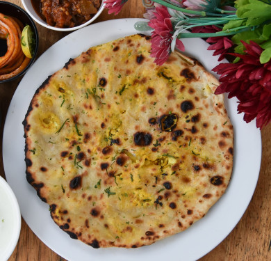 Butter Tandoori Aloo Paratha (1 Pc)