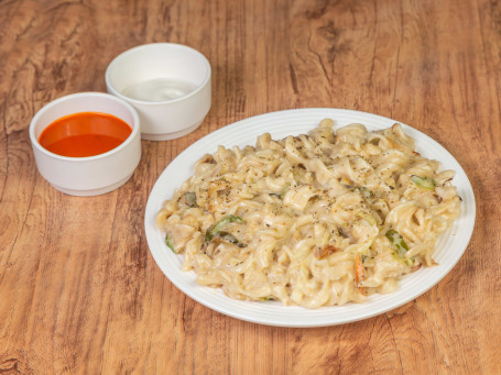 White Sauce Cheese Fusilli Pasta