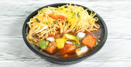 Chilly Paneer Gravy With Hakka Noodles Or Fried Rice.