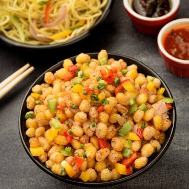 Crispy Corn Salt N Pepper [200 Gms- Served With 200 Gms Of Chilly Garlic Noodles]