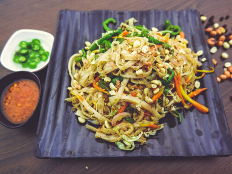 Rice Noodles Chowmein)
