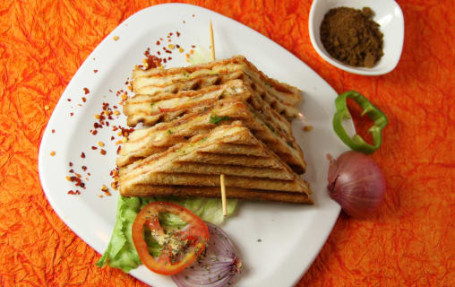 Grilled Paneer Tikka Sandwich (2 Pcs)