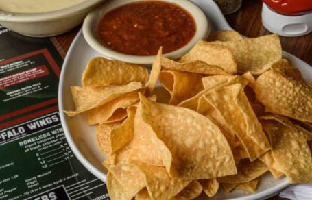 Queso Dip With Salsa