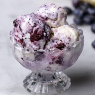 Vanilla Ice Cream With Blueberry Crush