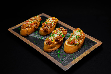 Chilly Chicken Bruschetta (4 Pcs)