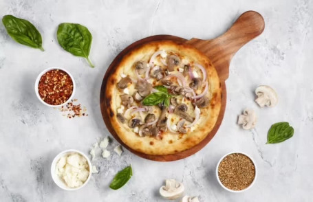 Chicken Mushroom Pizza (8 Inch) (Serves 2)